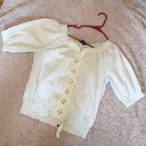 Medium Gloria Vanderbilt top in light blue